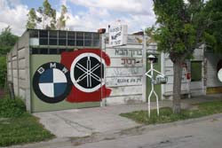 La Posta moto hostal in Azul, Argentina